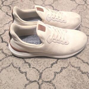 Johnnie-O Mens tennis shoes